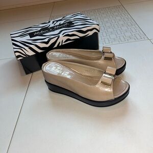 Helen's Heart Beige Platform Wedge Shoes EUC